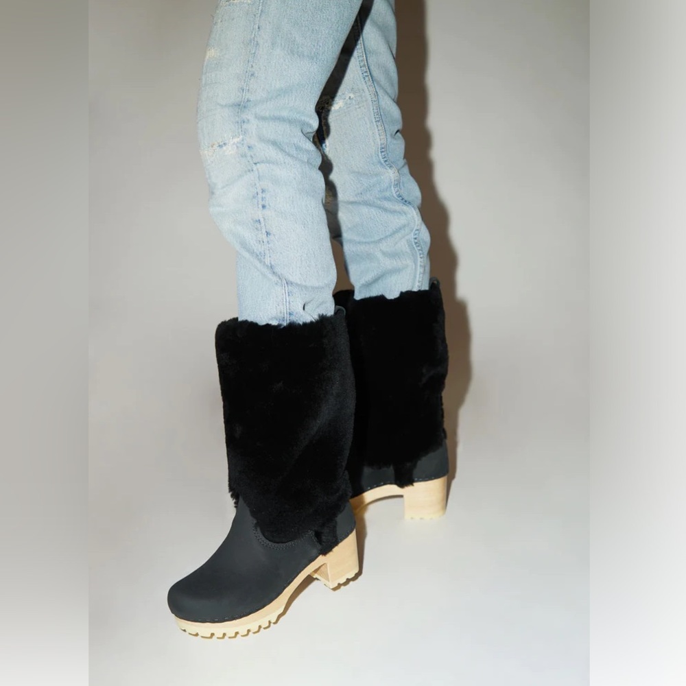 No.6 Alpha Shearling Clog Boot on Mid Tread in Midnight on White Base